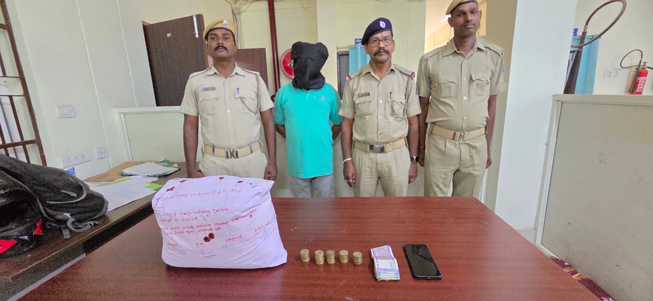 Khordha Model Police Seized 4kg Ganja, One held.